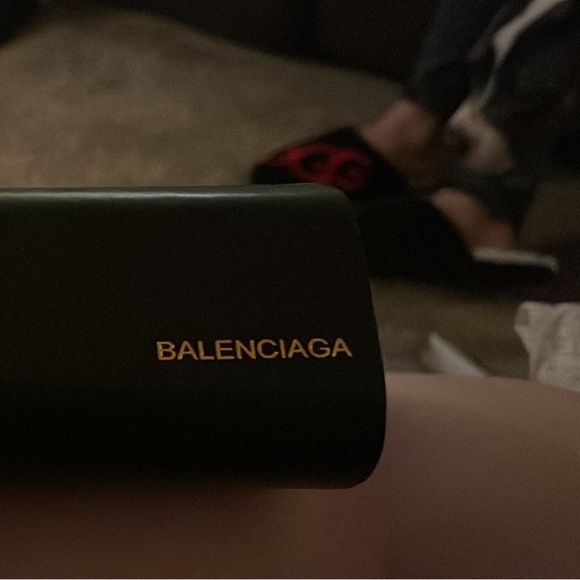 Brand new black and gold - Picture 3 of 4